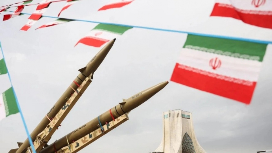 Iran tuyên bố leo thang tấn công và chỉ sử dụng đầu đạn nặng trên 1 tấn